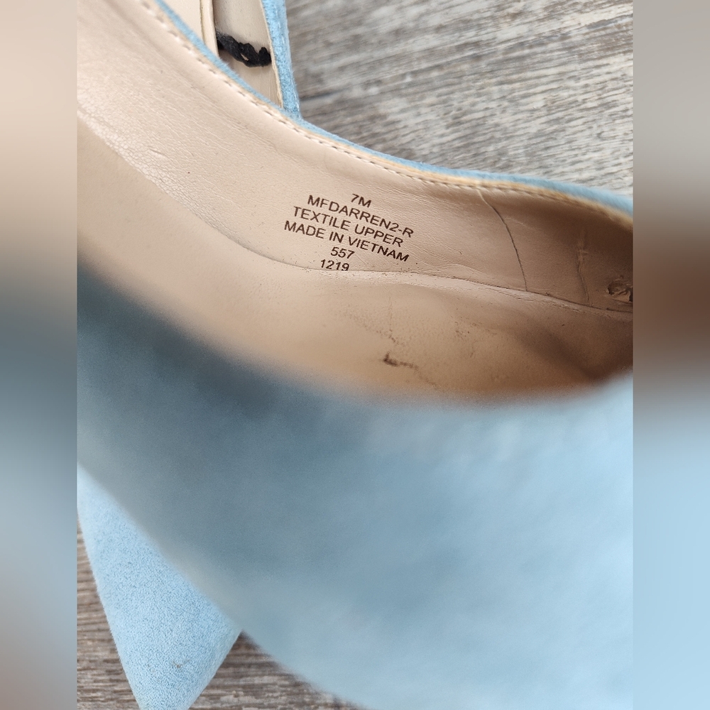 🦋Marc Fisher Light Blue Faux Suede Pumps🦋 Size 7M - Picture 7 of 7